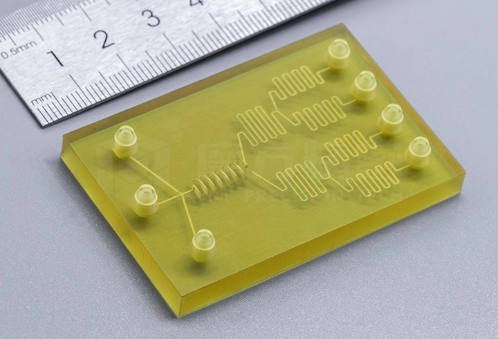 microArch® S150－25微米3D列印機 : 微流控晶片，通道直徑300μm